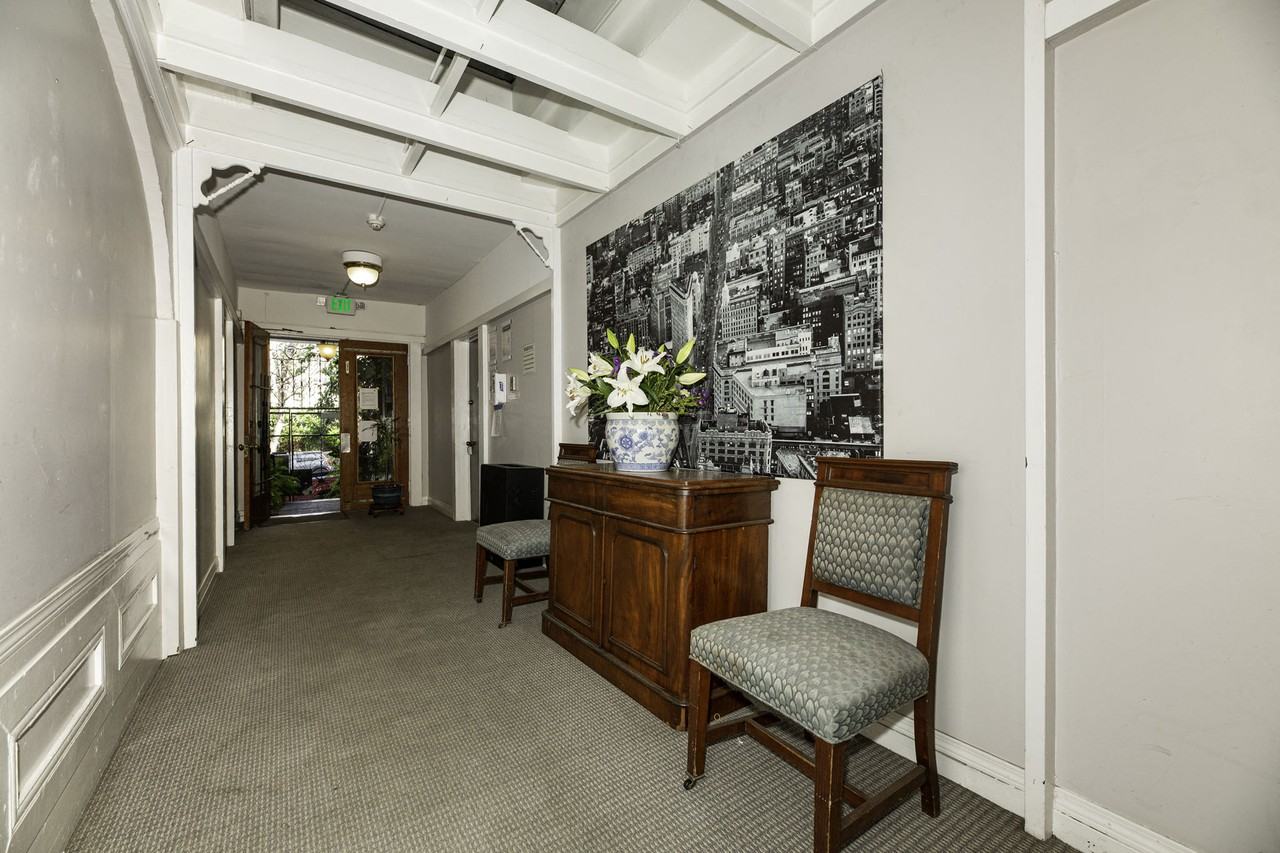 415 Buchanan - Photo 3 of 4