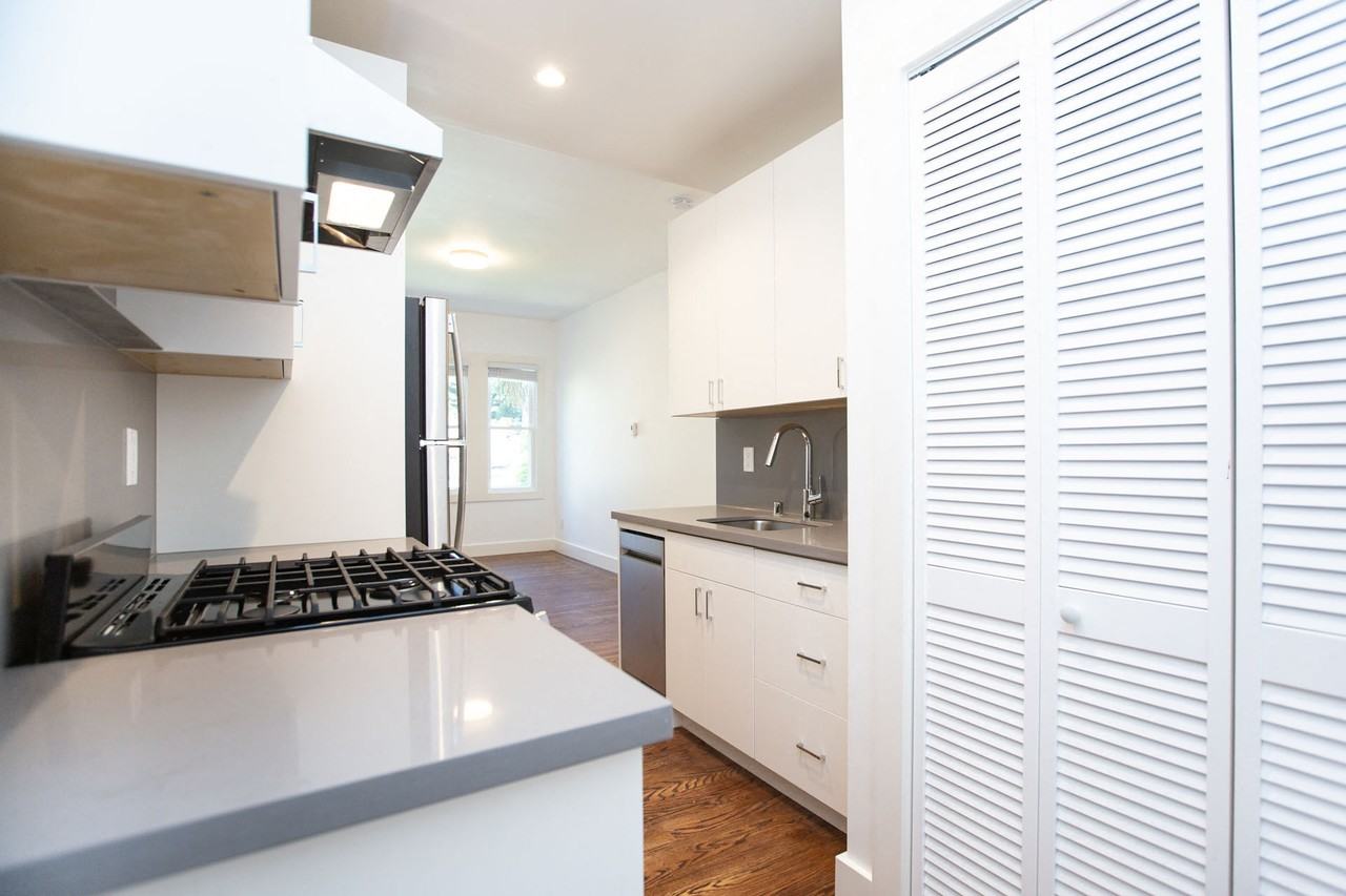 430 Scott - Photo 2 of 15