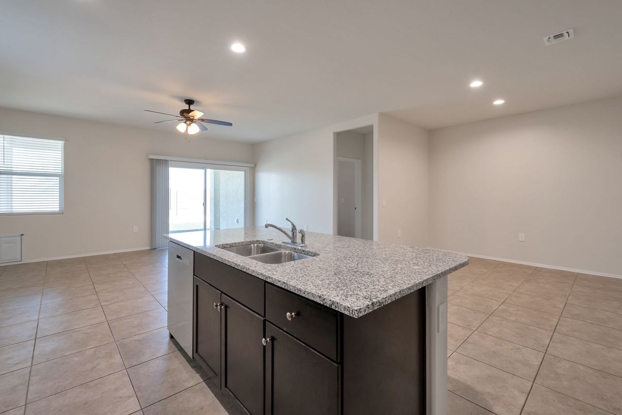 24408 N Sickle Rd - Photo 5 of 15