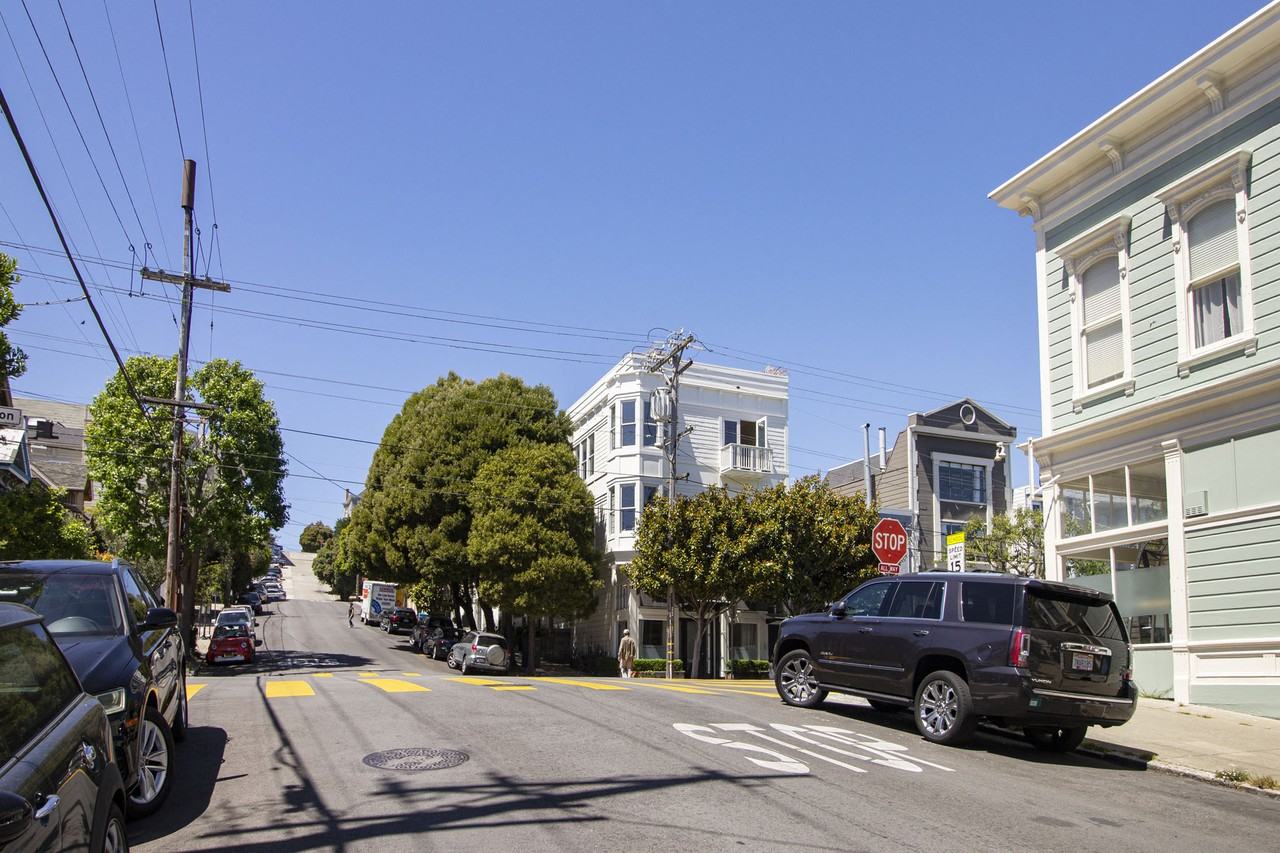 2148 Broderick - Photo 3 of 4