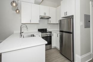 798 Post - Photo 1 of 1
