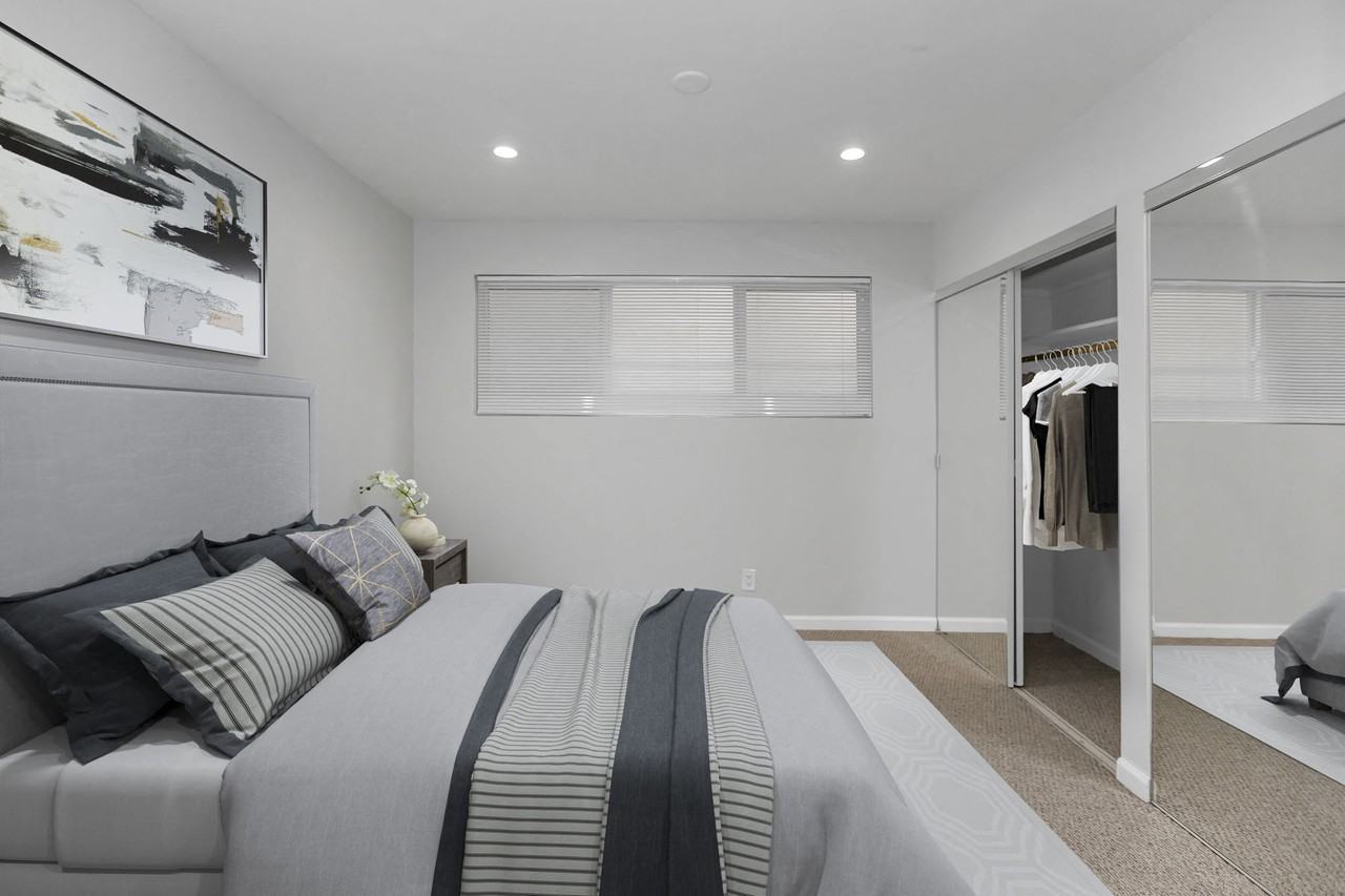 5519 Mission - Photo 2 of 38