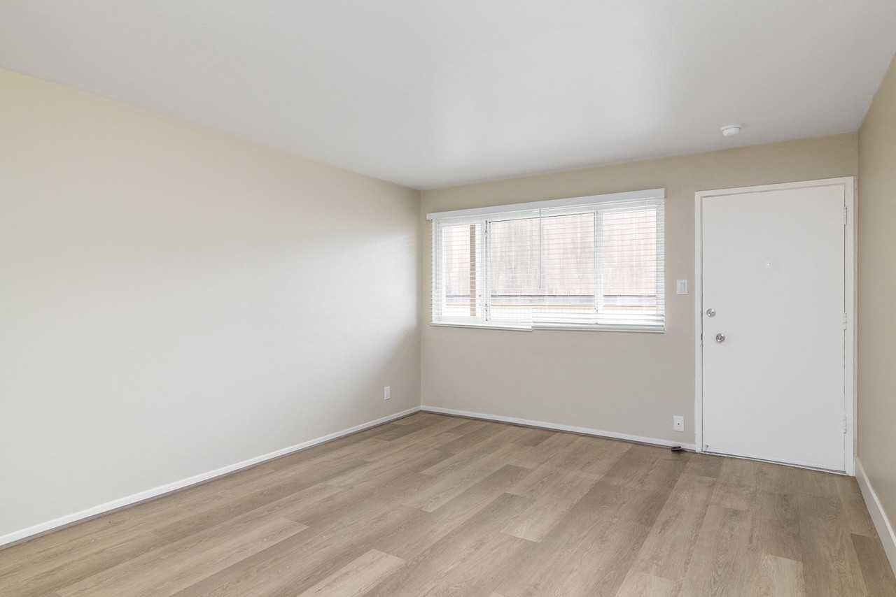 5519 Mission - Photo 5 of 26