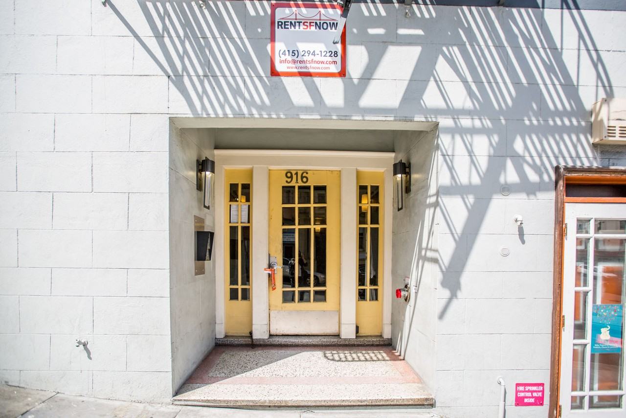 916 Pacific - Photo 3 of 4