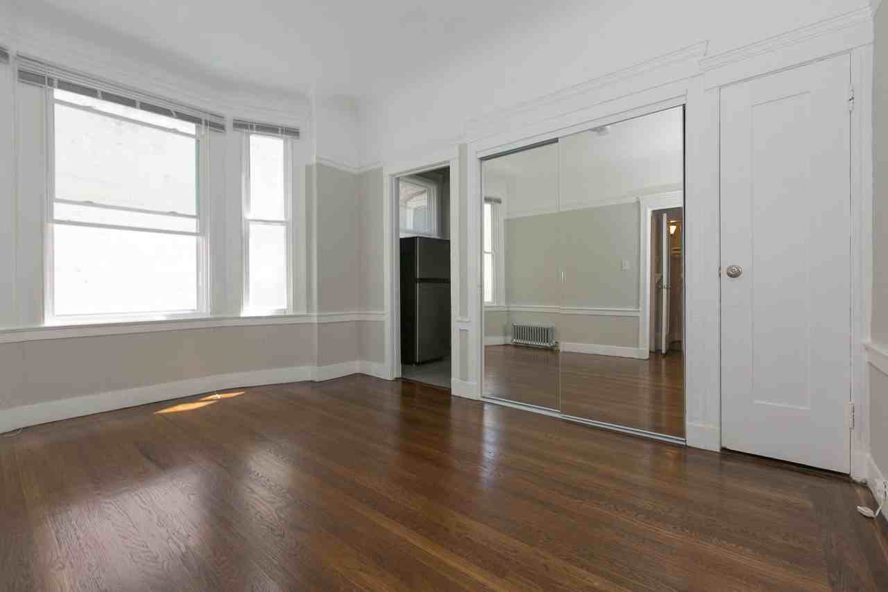920 Leavenworth - Photo 4 of 23
