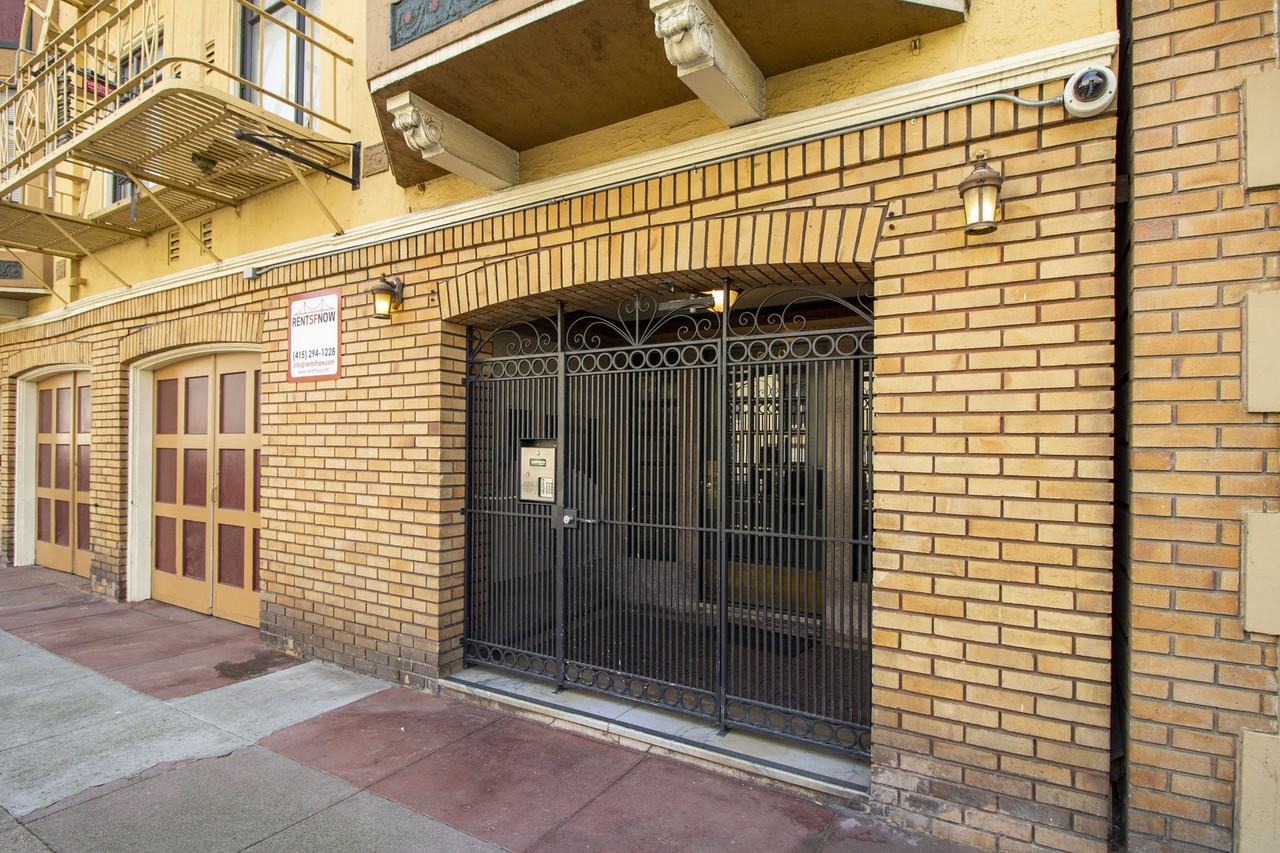 1819 Golden Gate - Photo 2 of 18