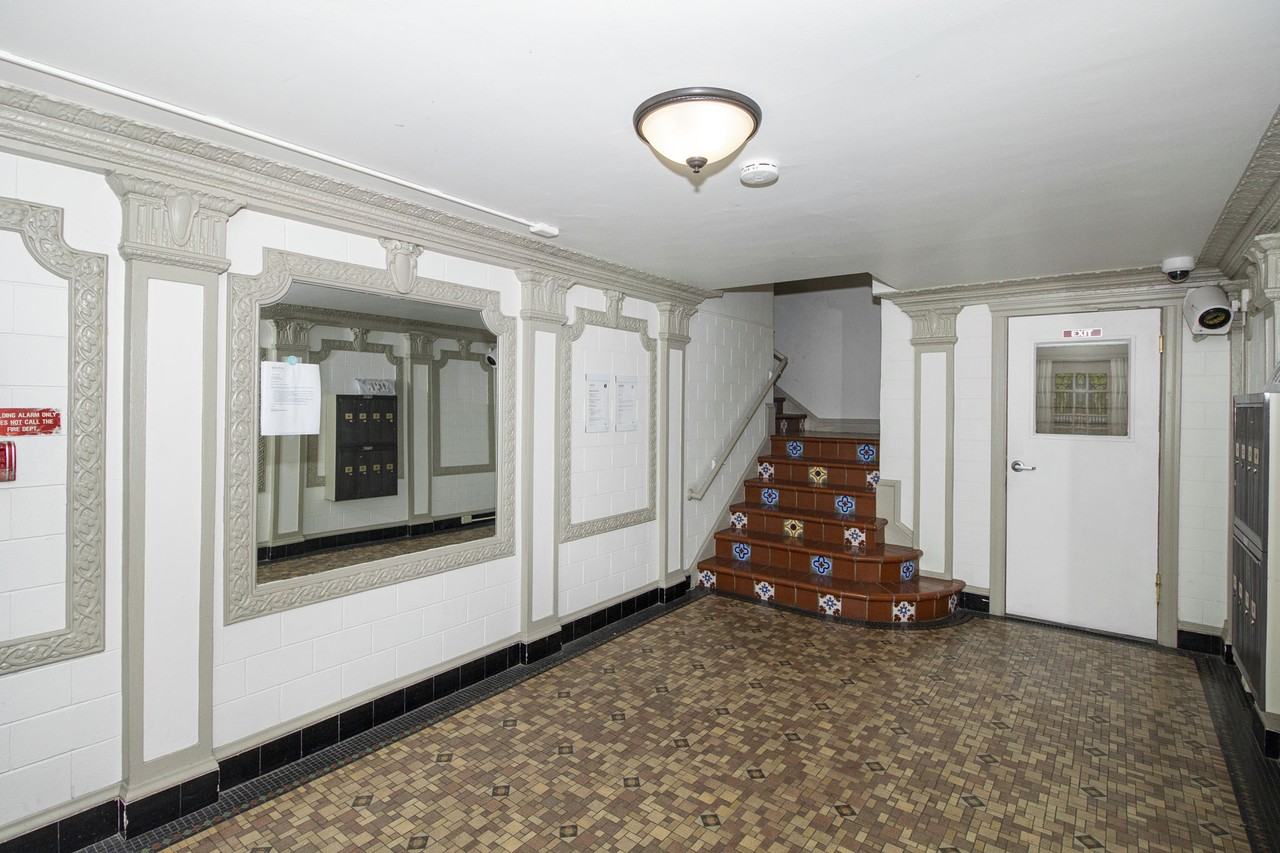 1819 Golden Gate - Photo 3 of 18