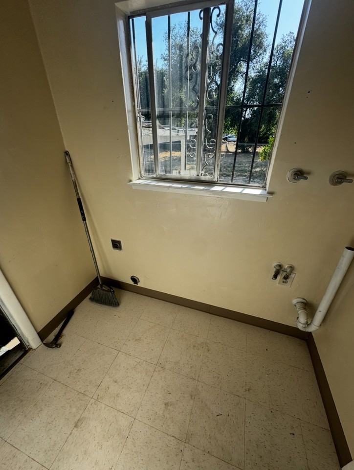 3901 E Main St - Photo 2 of 17