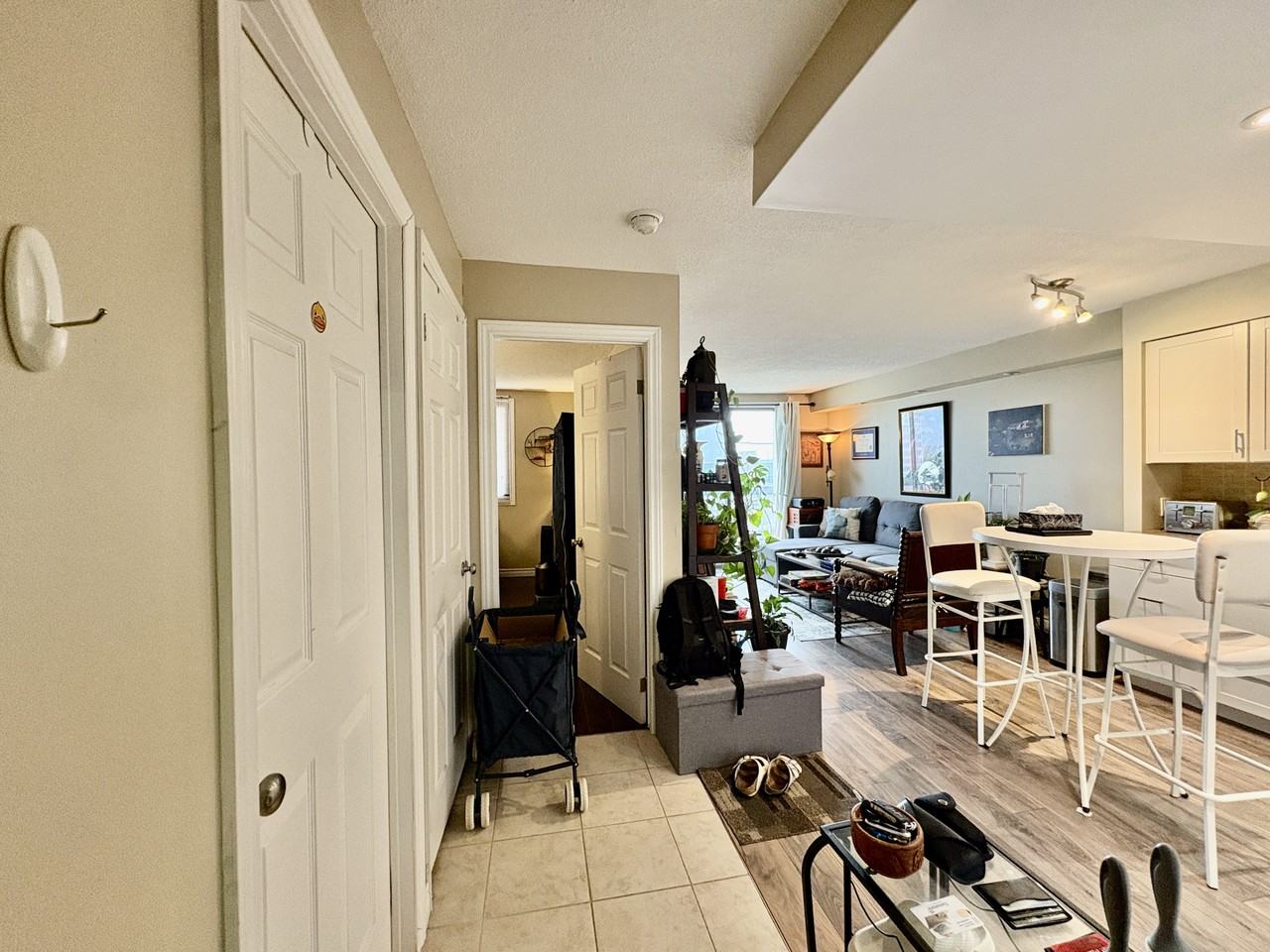 798 Park St W - Photo 2 of 23