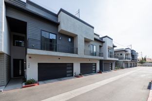 142 E Hearne Way - Photo 1 of 1