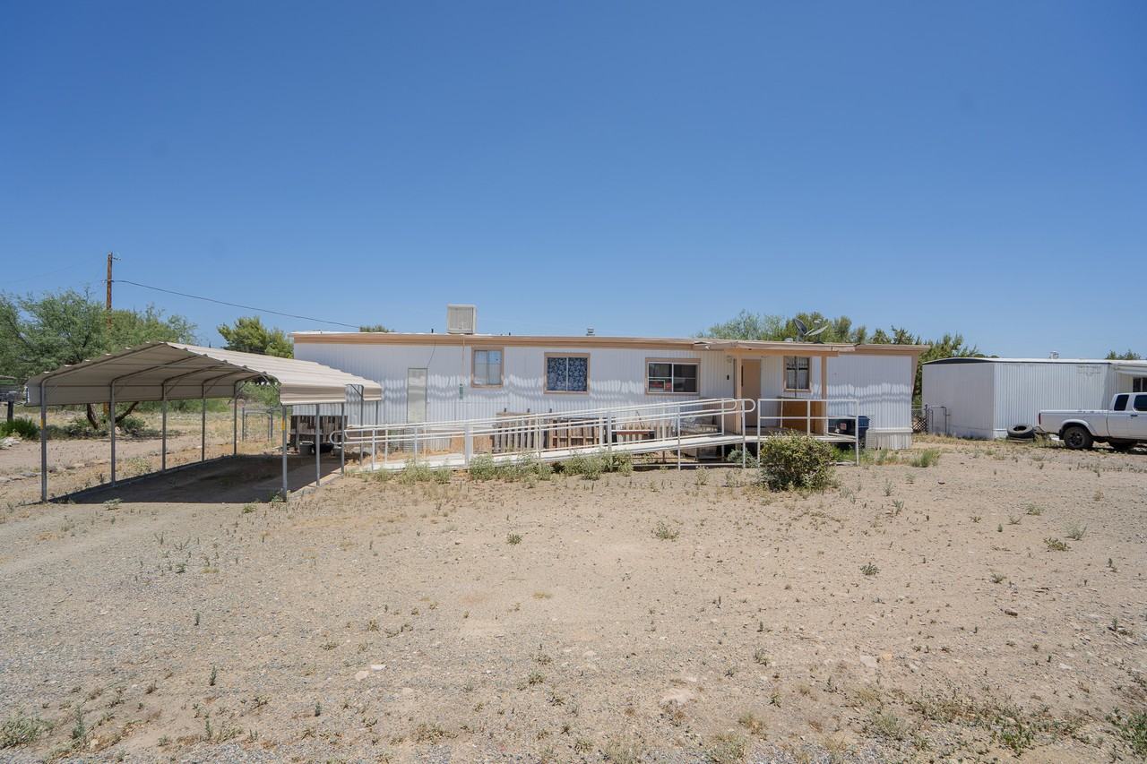 16045 S Apache Dr - Photo 2 of 26