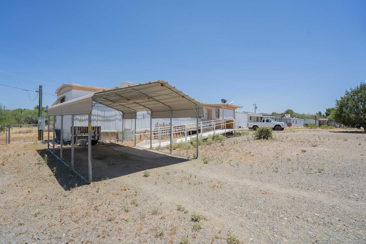 16045 S Apache Dr - Photo 3 of 26