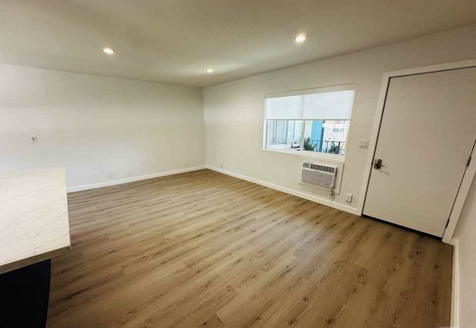 14075 Foothill Blvd - Photo 2 of 10