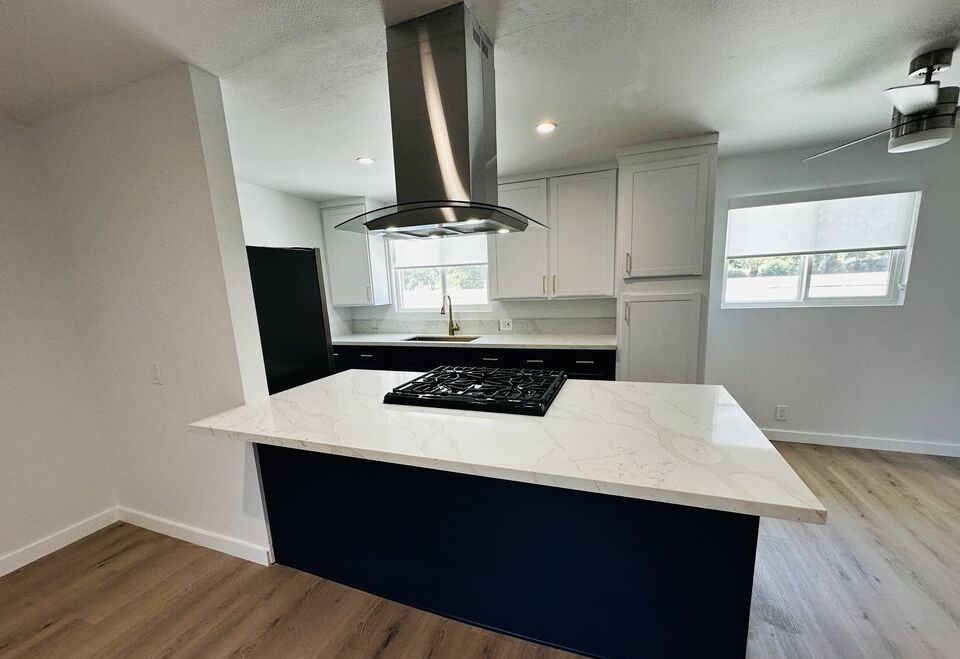 14075 Foothill Blvd - Photo 3 of 10