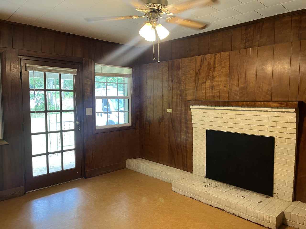 1301 Brickyard Rd - Photo 6 of 31