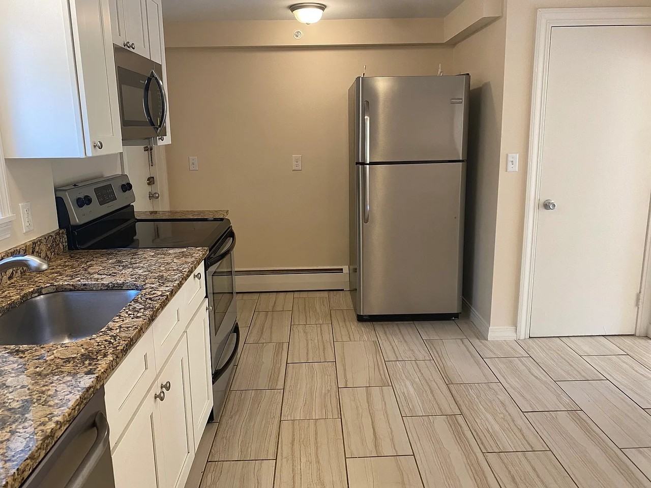 4833 Washington St #3L - Photo 3 of 16