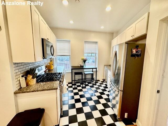 52 Hull St #2