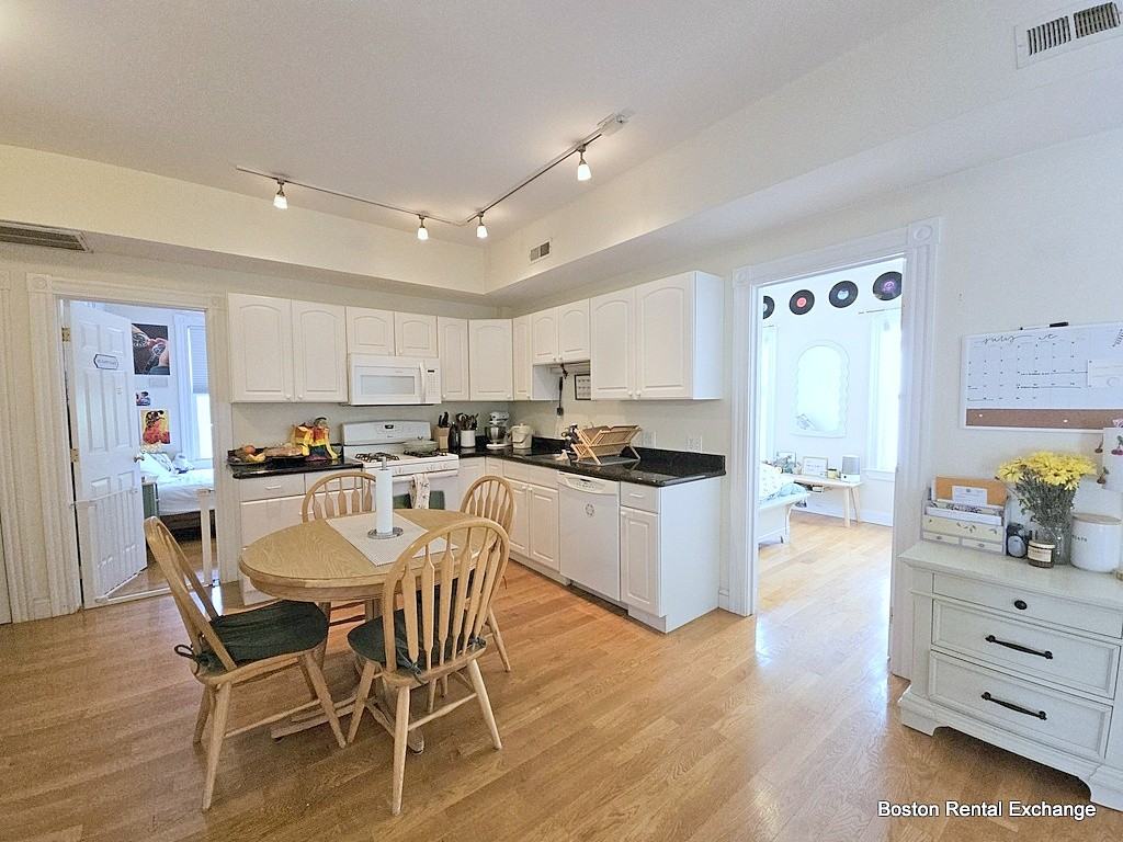 245 Walden St #2 - Photo 7 of 19