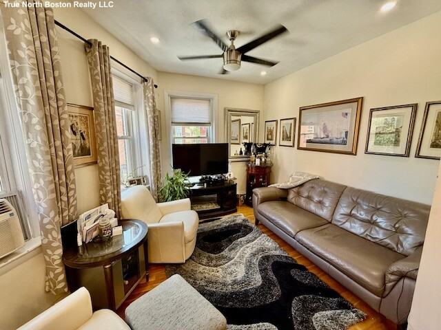 382 North St #2