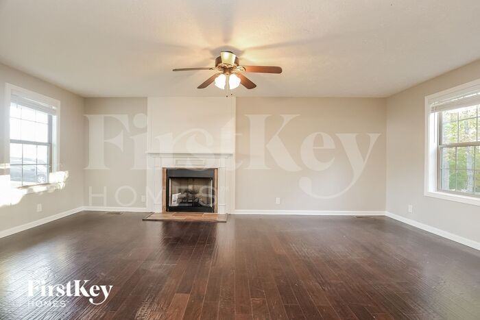 1412 Freedom Dr - Photo 3 of 15