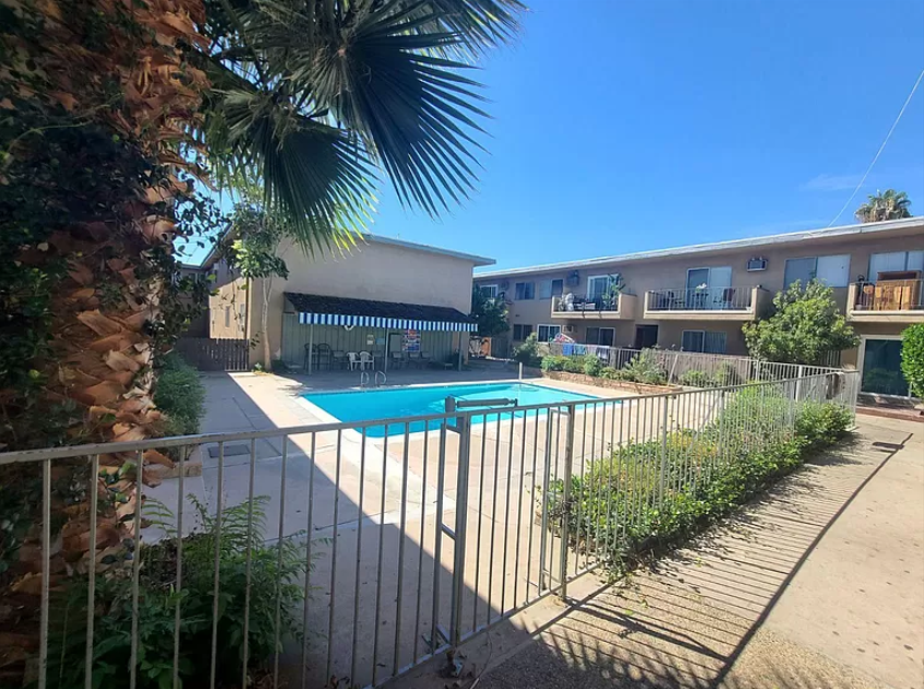 Parthenia Unit, LLC / 15040 Parthenia St / Alex / RC / S8 - Photo 5 of 5