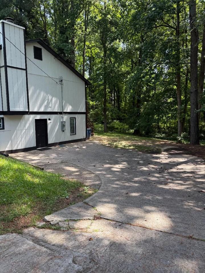 721 Wedgewood Drive - Photo 3 of 4