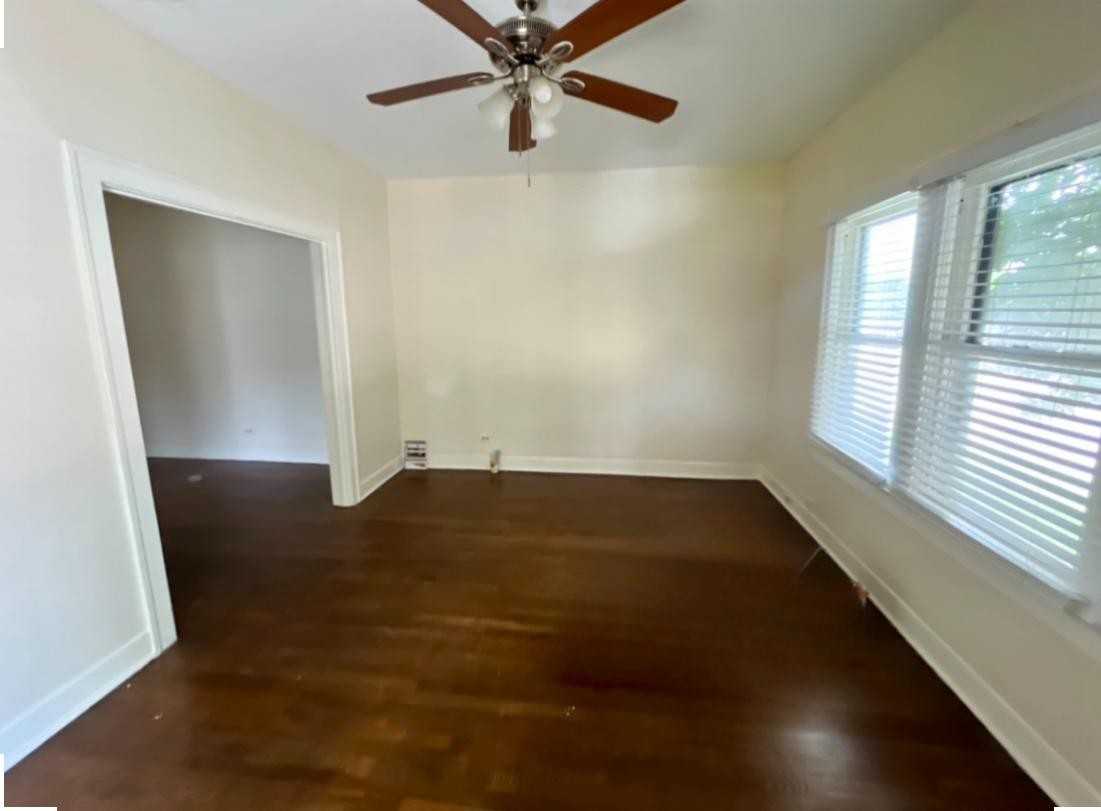 2907 N Elmendorf St - Photo 7 of 10