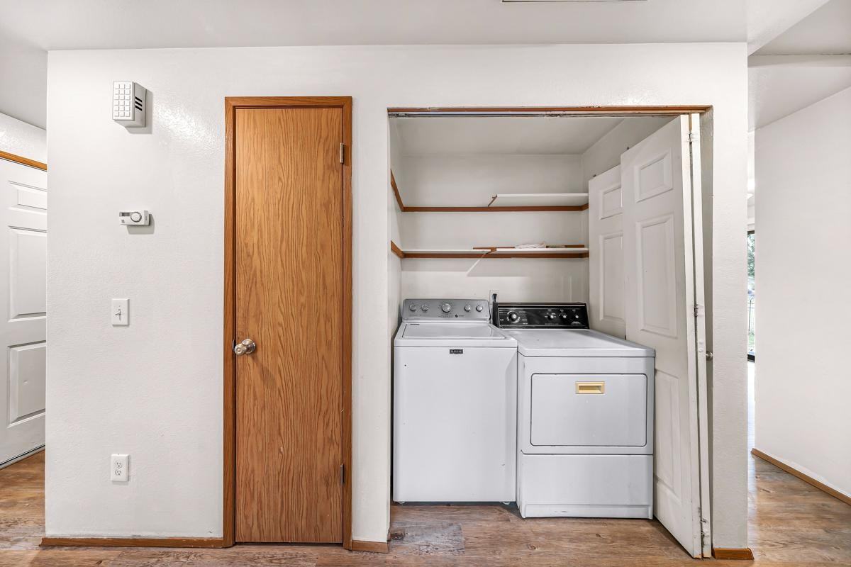 1806 N 40th Pl - Photo 3 of 10