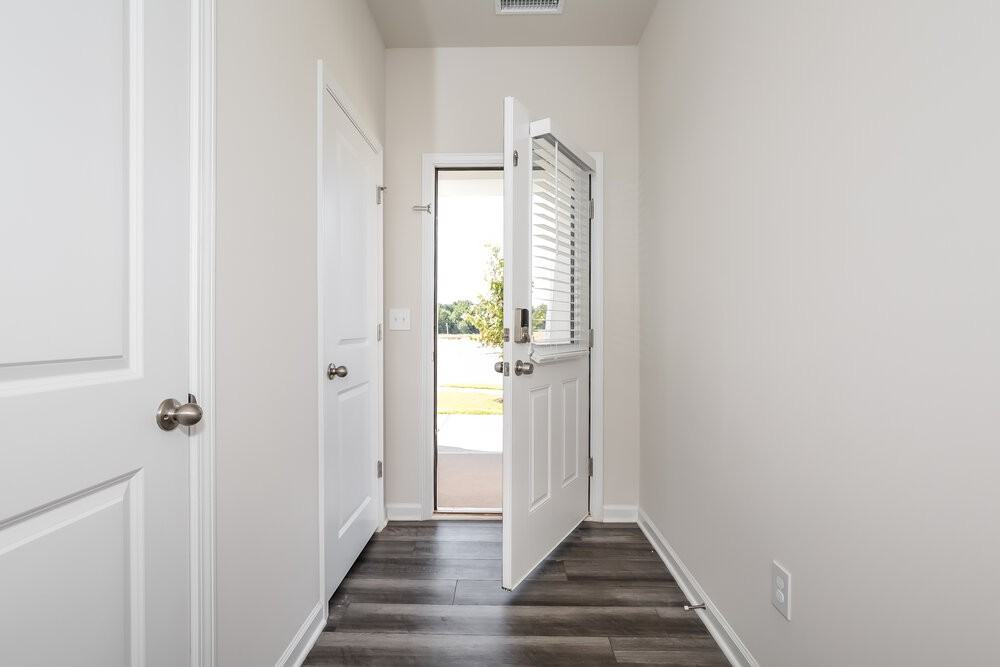 1420 Orchard Hill Rd - Photo 5 of 17