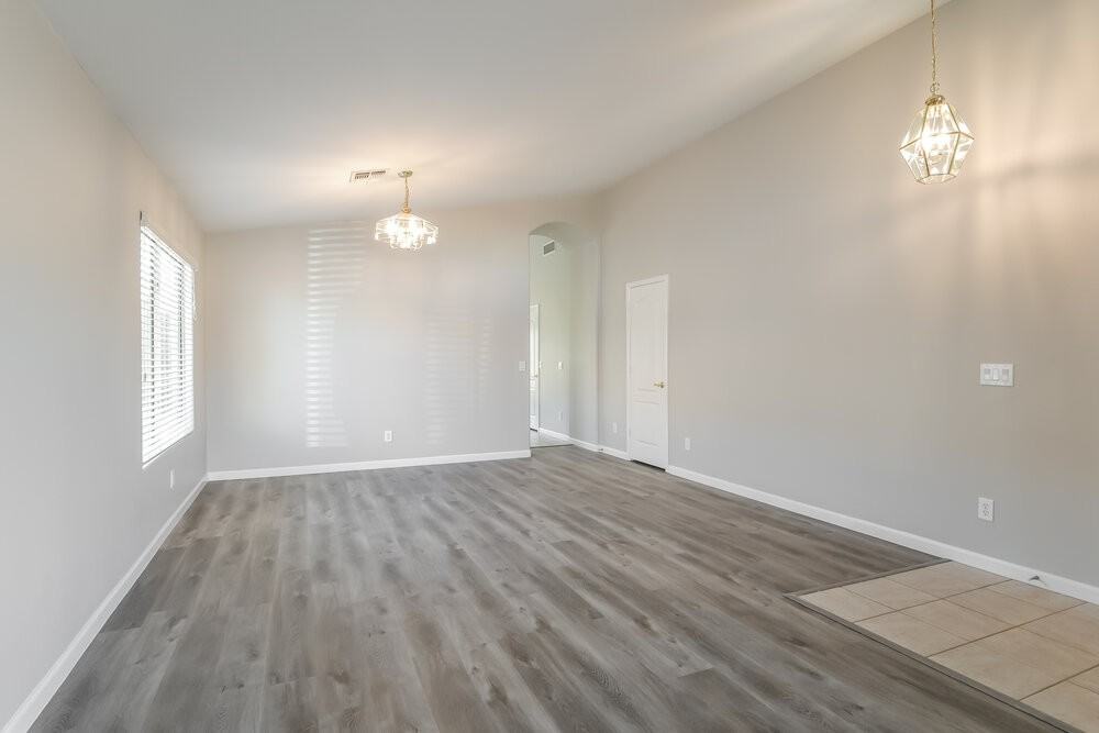 2415 W Blue Sky Dr - Photo 6 of 16