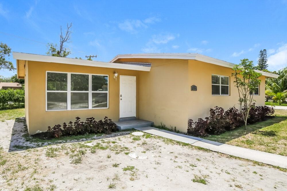 1522 Nw 10th Ave - Photo 3 of 16