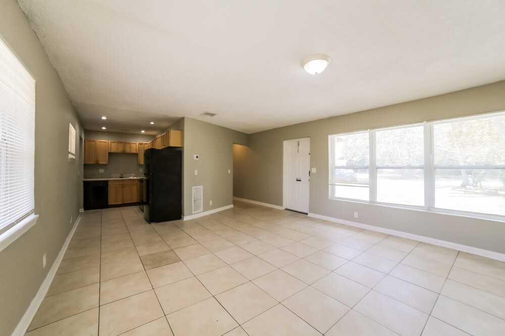 1522 Nw 10th Ave - Photo 7 of 16