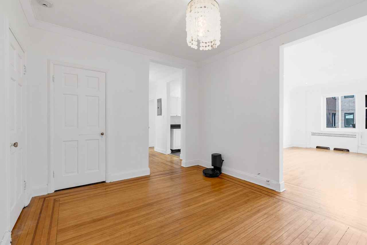 4650 Avenue Bonavista #408 - Photo 7 of 15