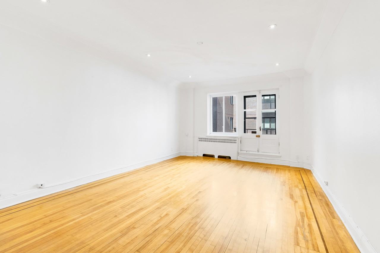 4650 Avenue Bonavista #408 - Photo 6 of 15