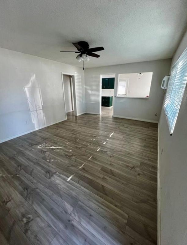 174 Maple Ave - Photo 4 of 11