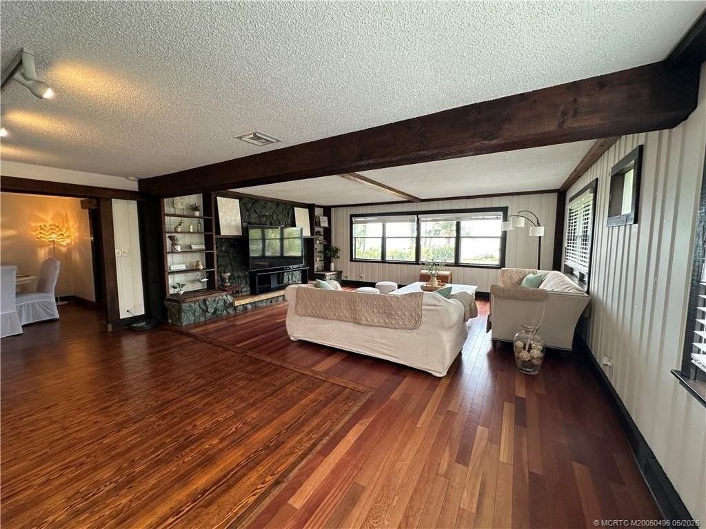 4490 Ne Indian River Dr - Photo 3 of 50