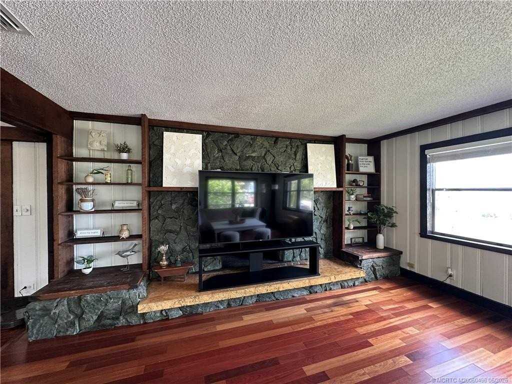 4490 Ne Indian River Dr - Photo 4 of 50