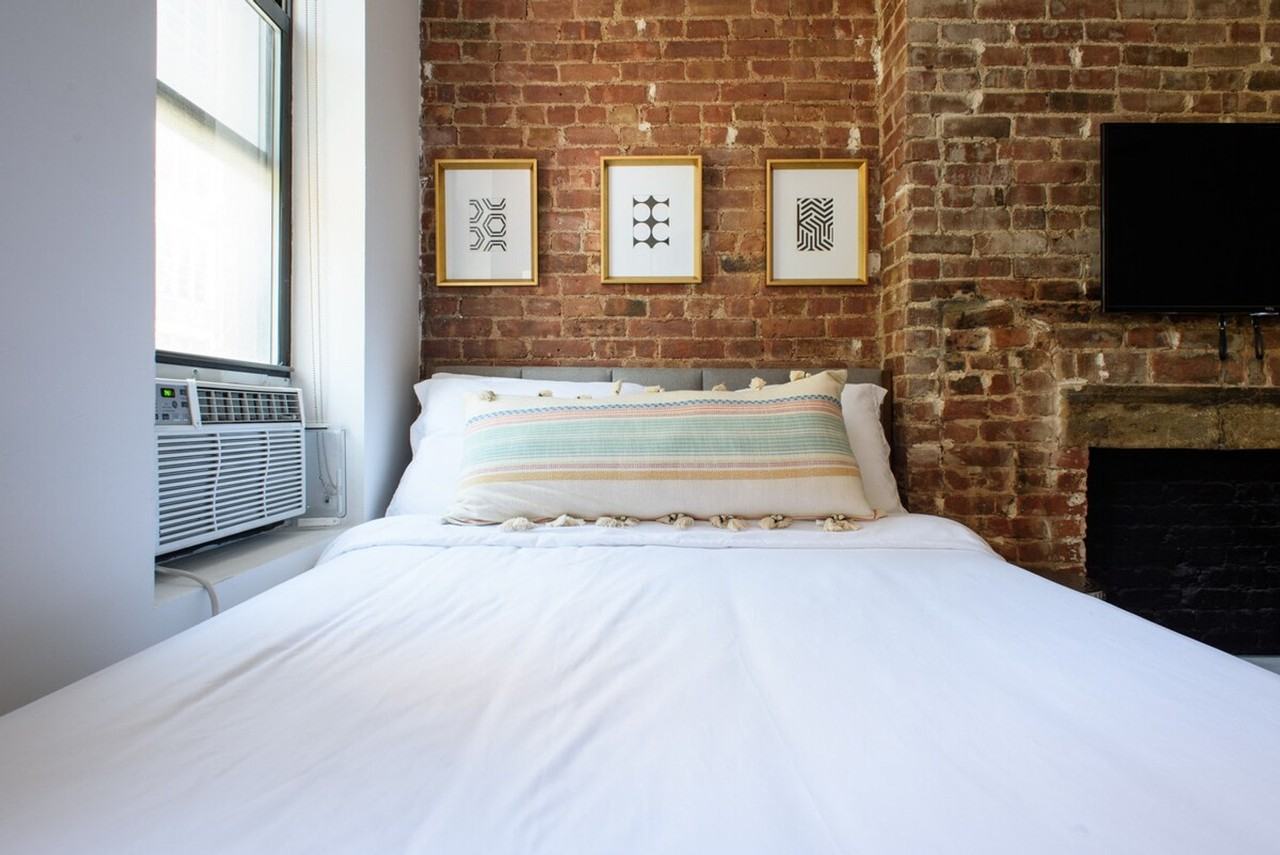 241 E 24th St #1021851P - Photo 6 of 22