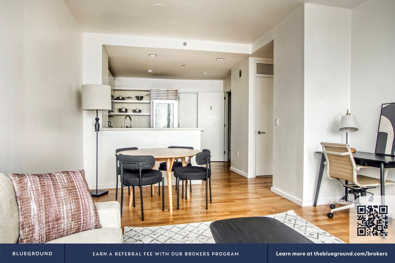 635 West 42nd Street - Photo 5 of 47