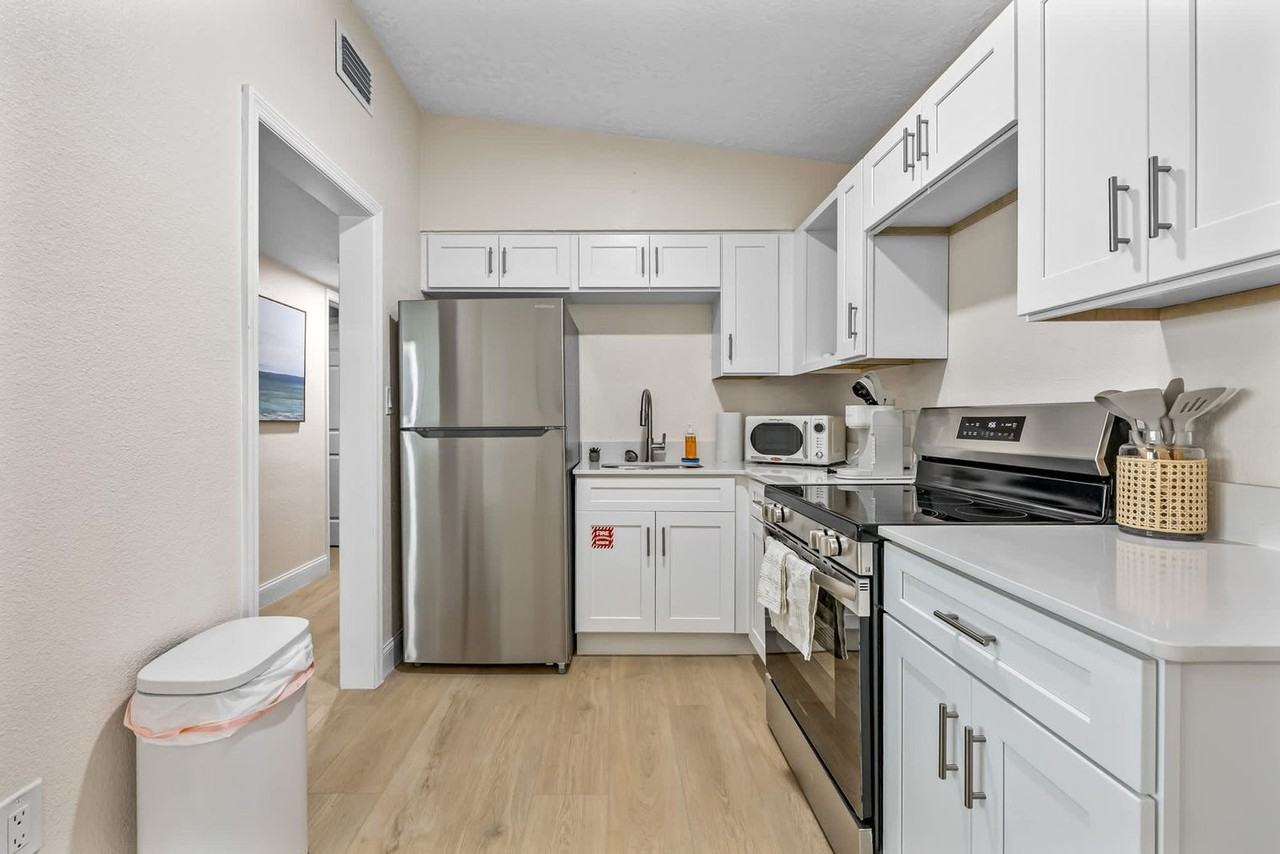 637 South Orlando Avenue #1245224P - Photo 3 of 7