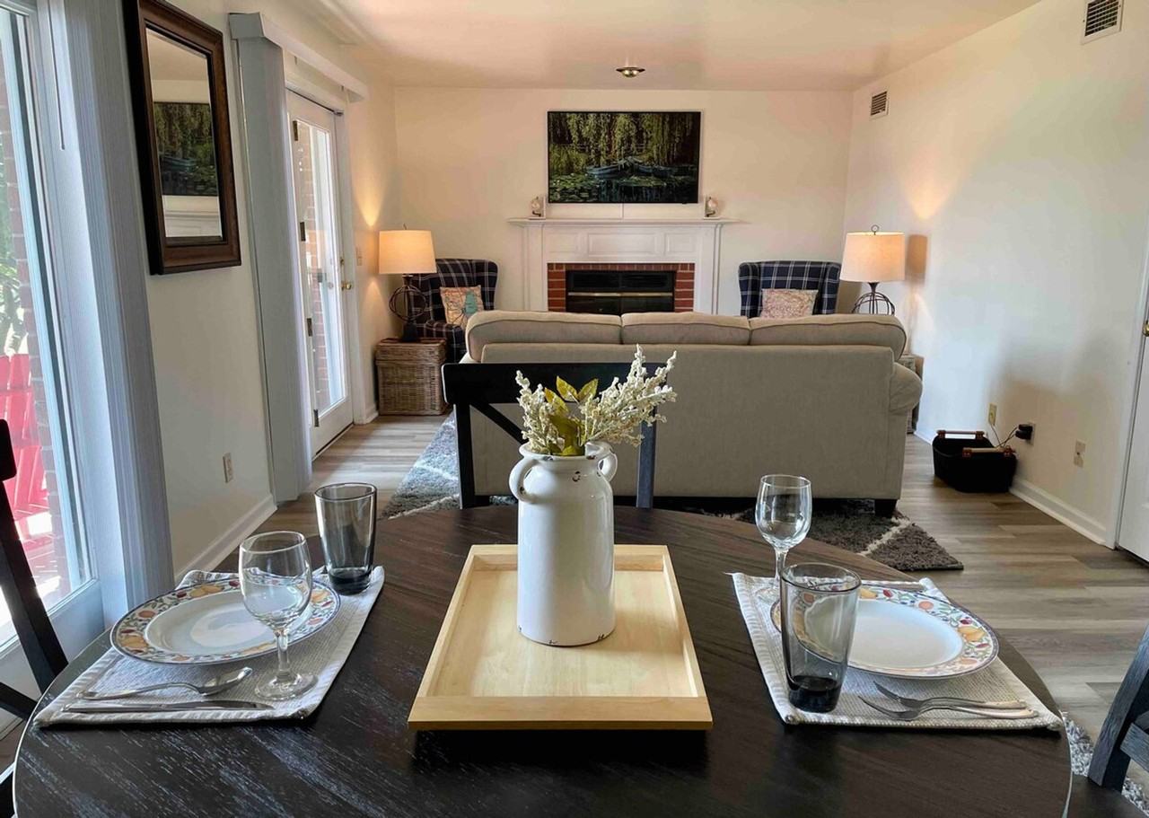 1335 Summit Avenue - Photo 6 of 31