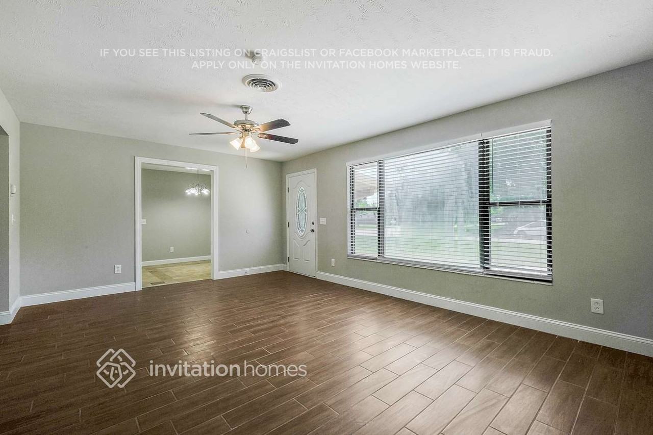 11704 Keel Dr - Photo 2 of 24