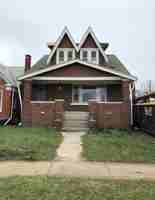 featured image of 1637 E Outer Dr