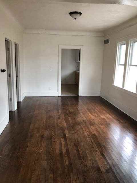 1637 E Outer Dr - Photo 2 of 21