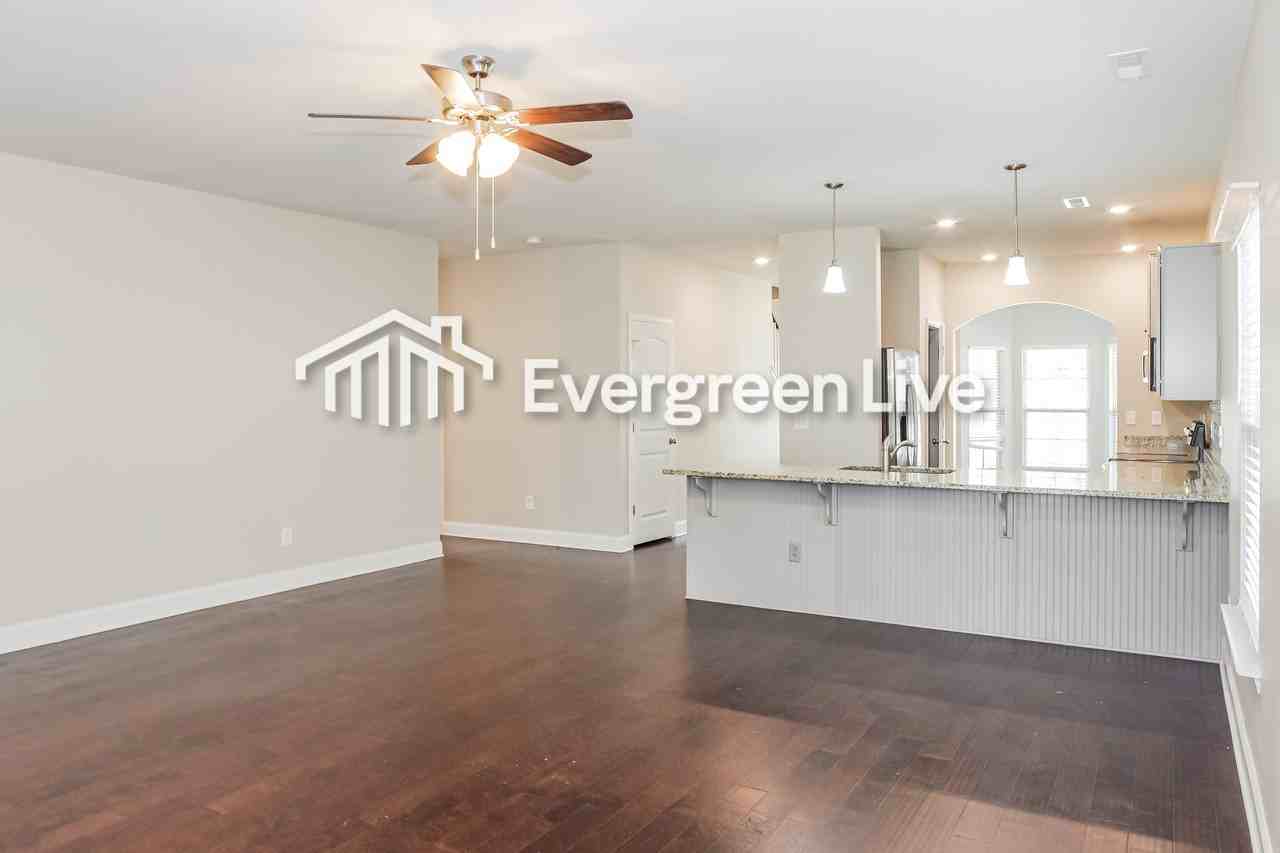 209 Skehan St Sw - Photo 4 of 15