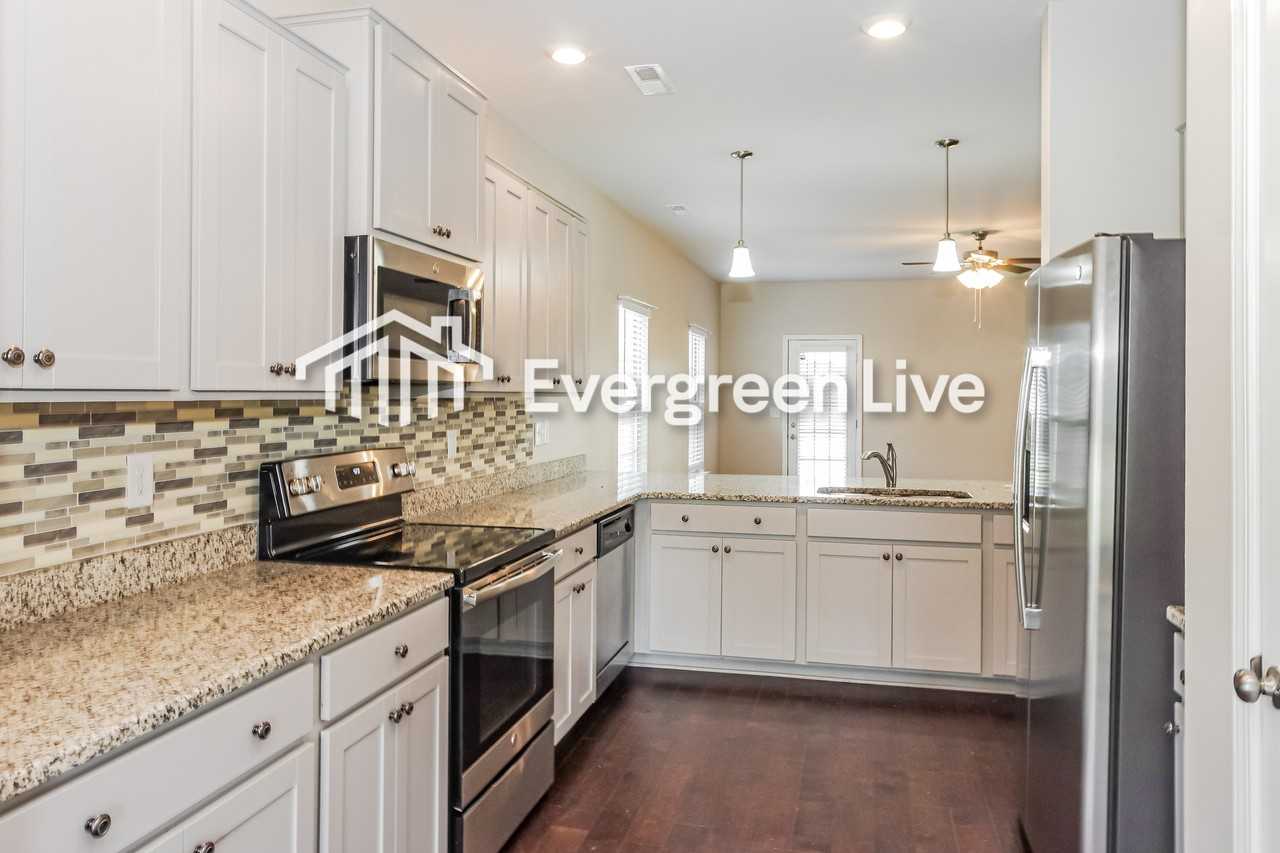 209 Skehan St Sw - Photo 5 of 15
