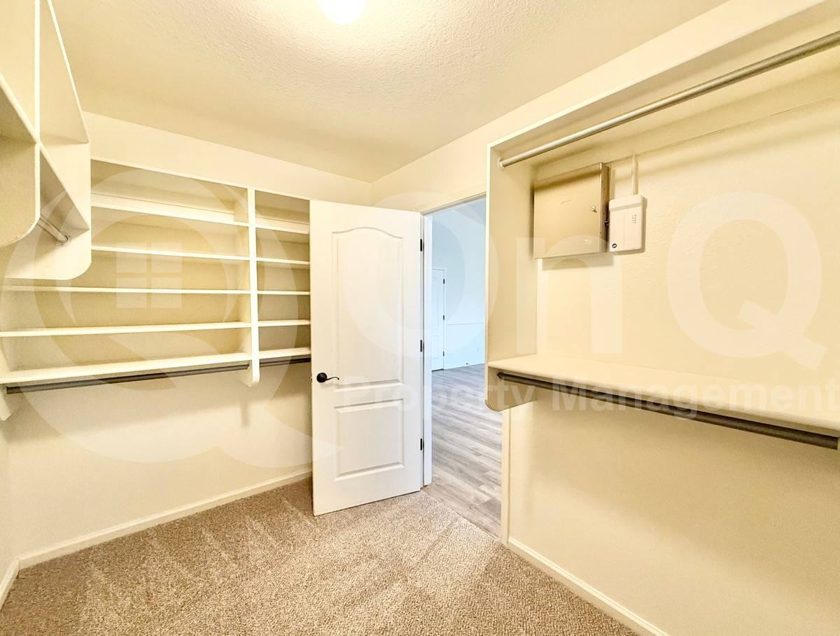 1495 E Toledo St - Photo 2 of 10