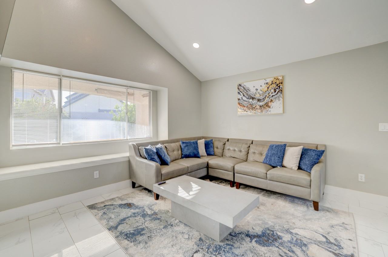 373 El Pico Dr - Photo 5 of 27