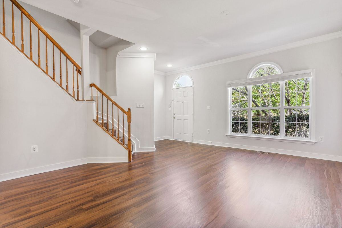 6067 Ticket Way - Photo 3 of 19