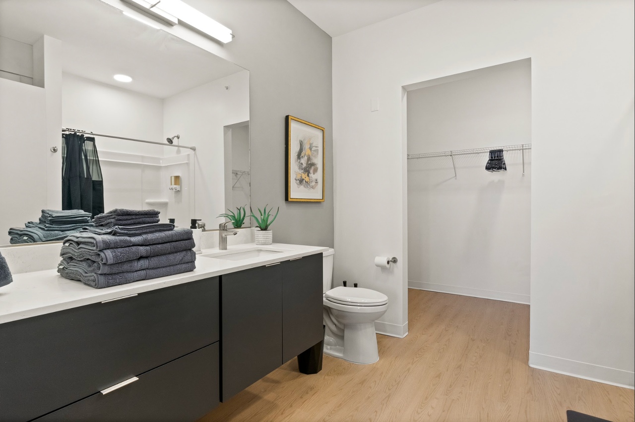 Brand New Luxury Apartment Complex in proximity to Buffalo General! - Photo 7 of 16